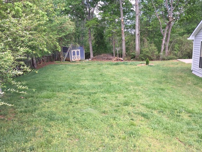 Building Photo - Newly Remodeled Home in the Wade Green Forest Subdivision