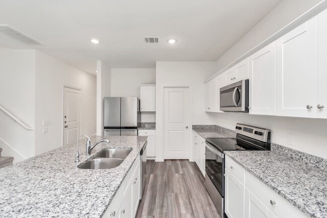Building Photo - 7810 Hightree Dr