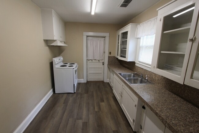 Building Photo - 234 Saluda St