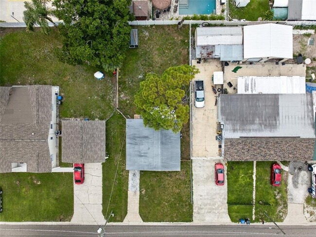 Building Photo - 7508 N Thatcher Ave