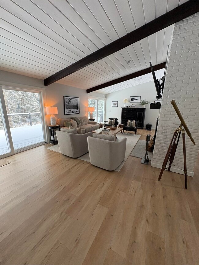 Building Photo - 121 Upper Bay Rd