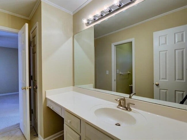 Building Photo - 515 Mellbrook Ln