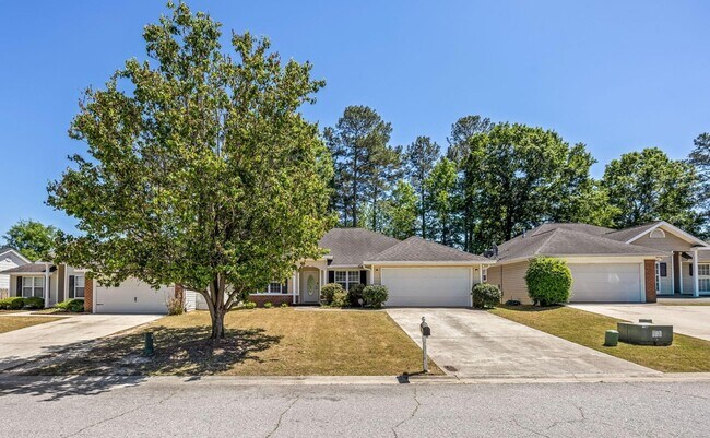 Building Photo - 2056 Sylvan Lake Dr