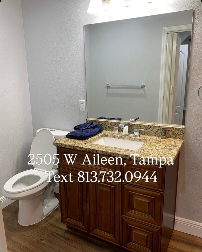 Master Bath - 2505 W Aileen St