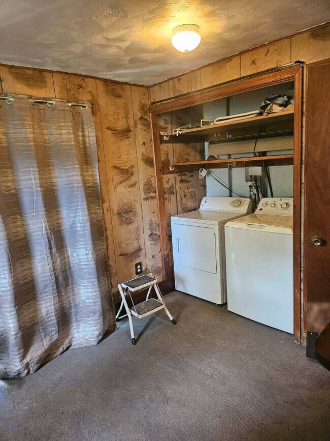 Building Photo - 5422 Ruby Dr