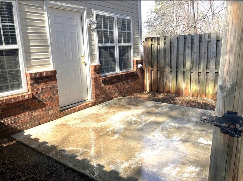 Building Photo - 3111 Alder Way