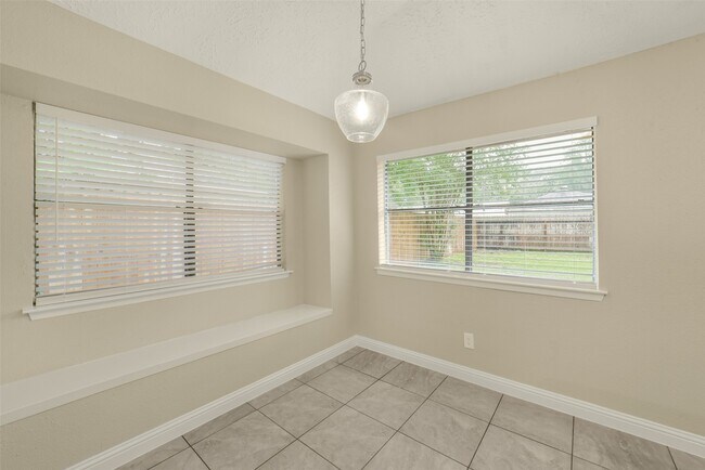 Building Photo - 21211 Park Mt Dr