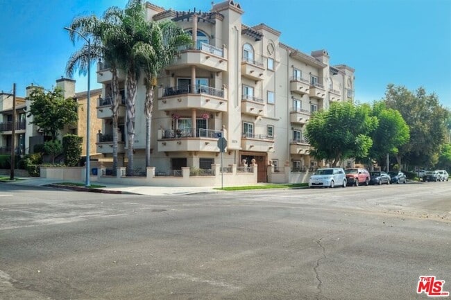 Building Photo - 11578 Iowa Ave