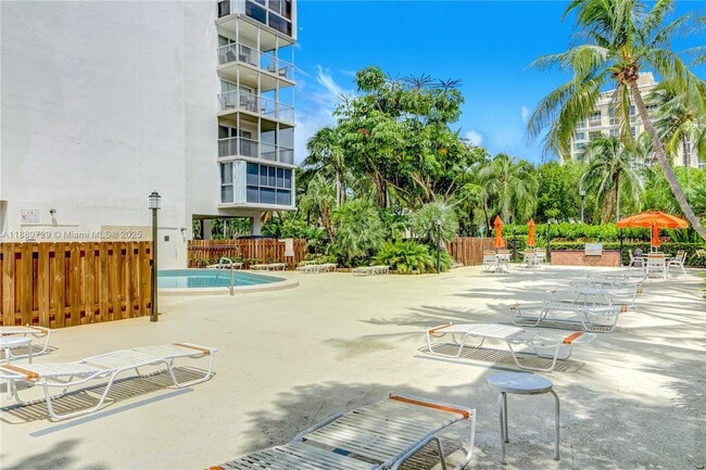 Building Photo - 550 Ocean Dr