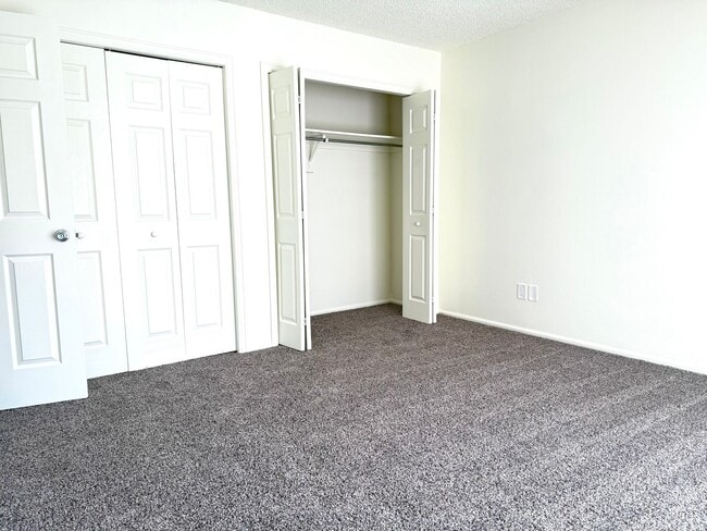 Building Photo - 8460 Everett Way