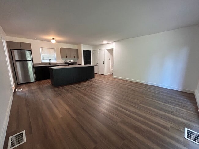 Building Photo - 3357 S Flamingo Way