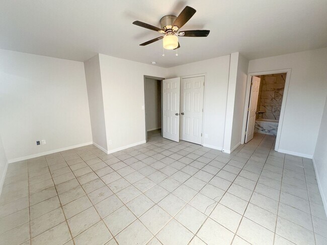 Building Photo - HOUSE - COTTONWOOD – VERDE VILLAGE