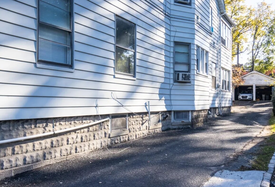 Building Photo - 40 Park Pl