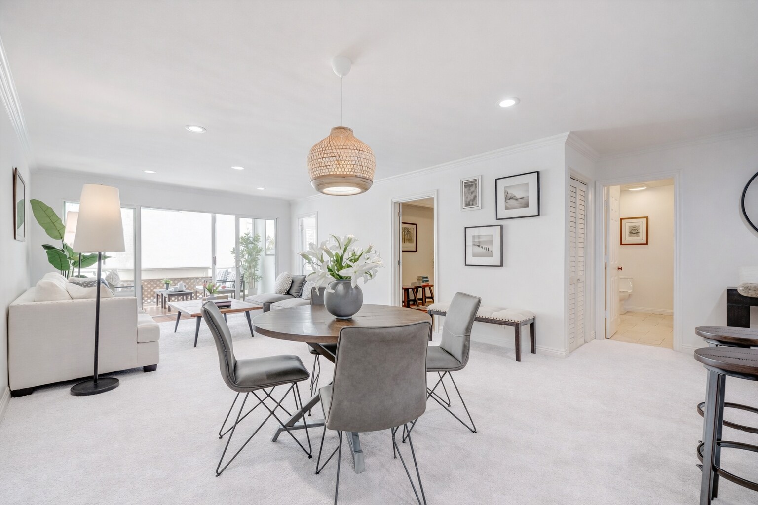 Building Photo - 516 San Vicente Blvd