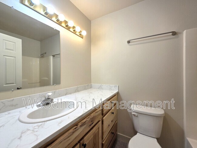 Building Photo - 1759 W Kagy Blvd