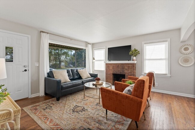 Building Photo - The Garland Bleu 3 bedroom home (Furnished)