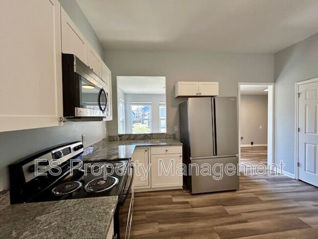 Building Photo - 838 N Temple Ave