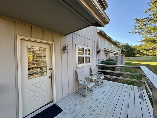 Building Photo - 308 Chota View Pl