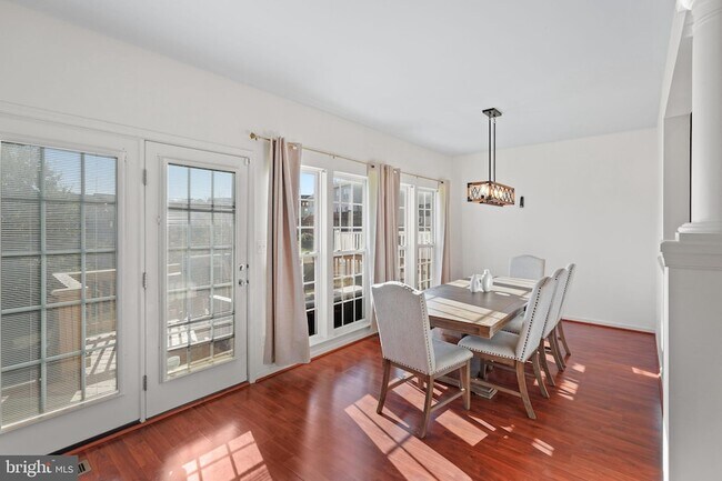 Building Photo - 12 Popes Creek Ln