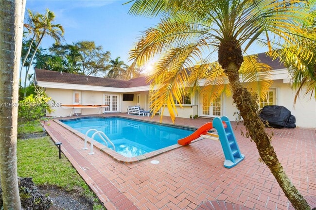 Building Photo - 17341 SW 74th Ave