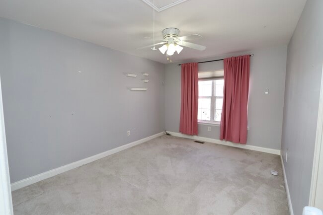 Building Photo - 2969 Columbia Dr