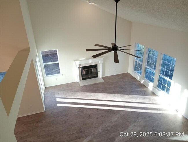 Building Photo - 13236 Kerrville Folkway