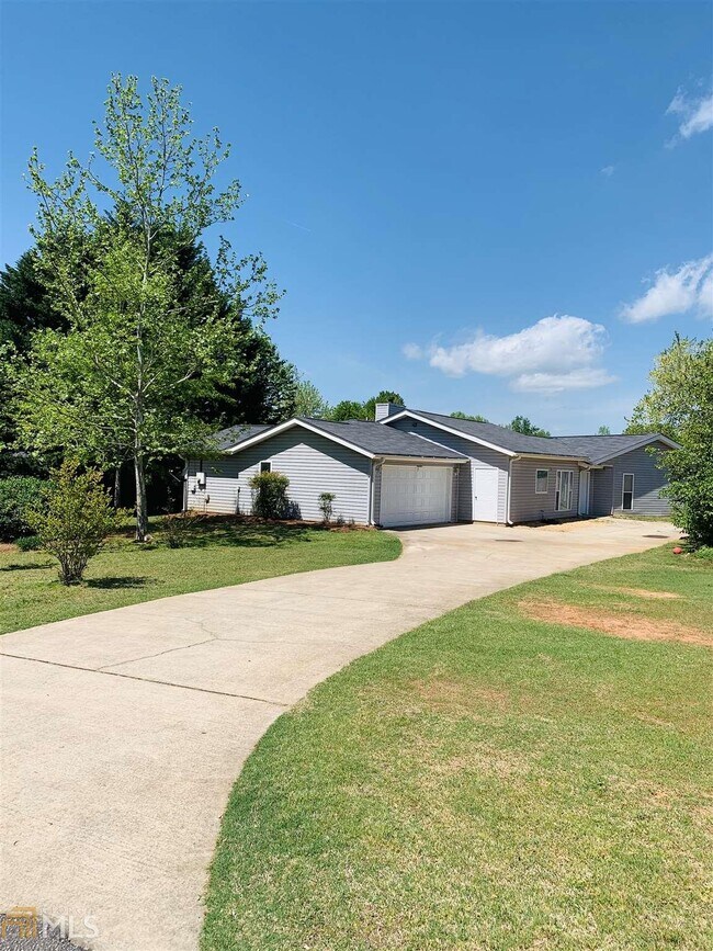 Primary Photo - 5640 Raintree Trce