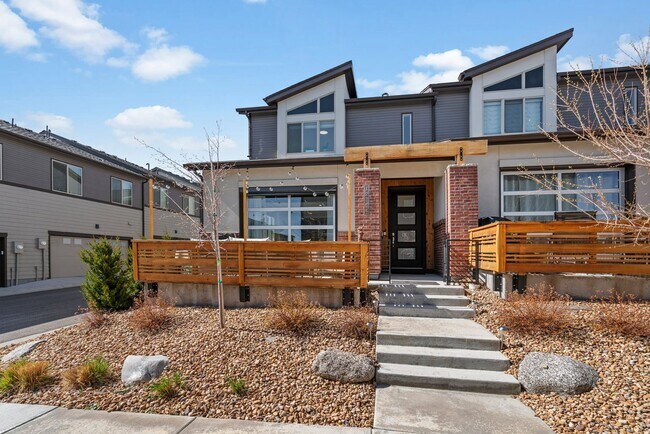 Building Photo - 3 bd/2.5 ba Townhome in Green Mountain Pla...
