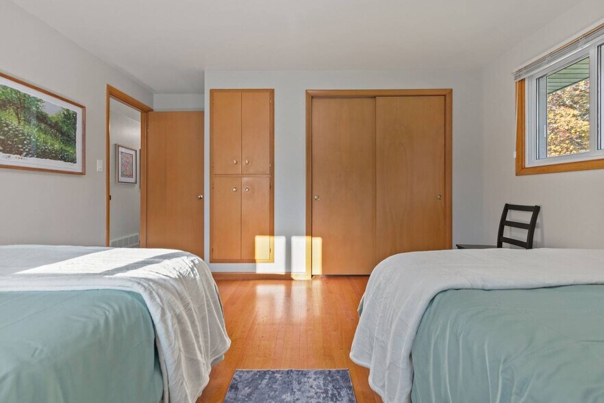 Building Photo - 1221 Kenwood St