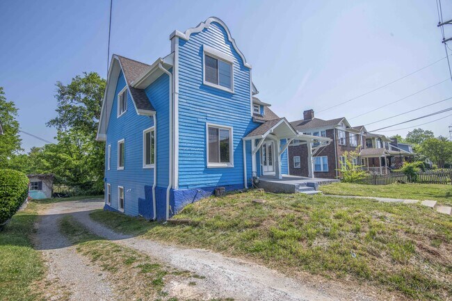 Building Photo - 117 E Glenwood Ave