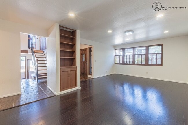 Building Photo - Three Bedroom Three Bath Home in Monterey with Ocean Views