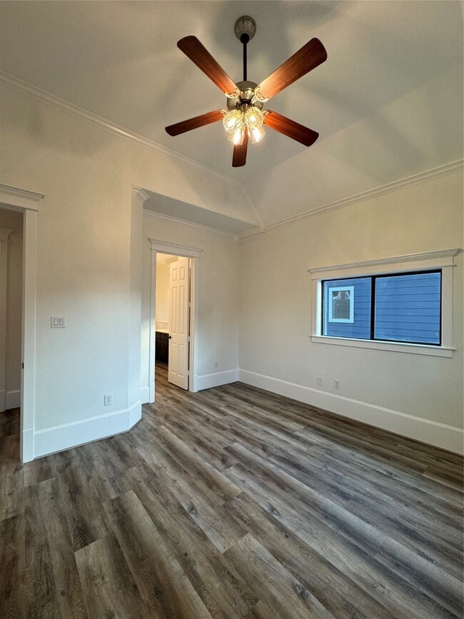 Building Photo - 1126 W 23rd St