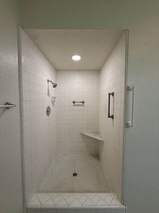 Building Photo - Orcutt Single Story Condo in The Gated Community of Creekridge Villas