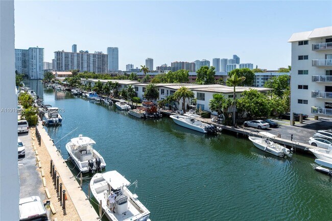 Building Photo - 3642 NE 171 St