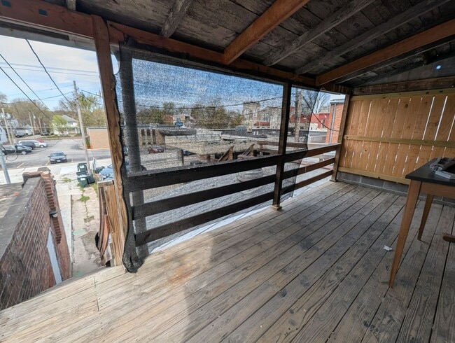 Building Photo - 409 Main St