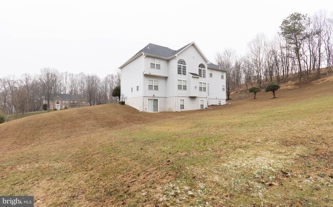 Building Photo - 3905 Woodreed Dr