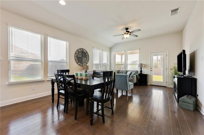 Building Photo - 1016 McCormick Cv