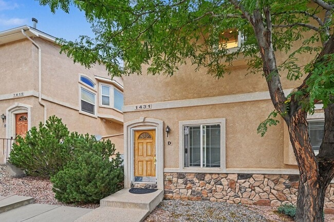 Building Photo - 1431 Madison Ridge Heights