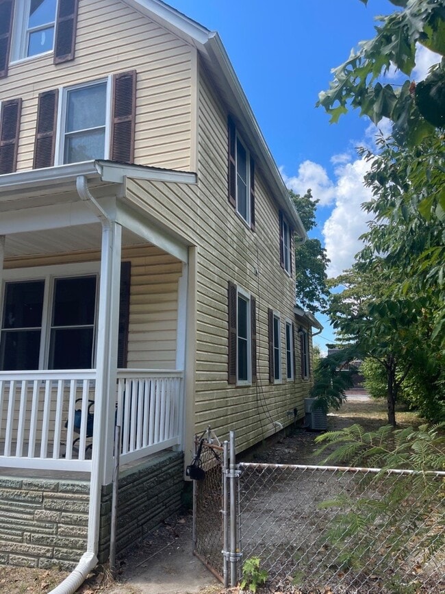Building Photo - 451 St Louis Ave
