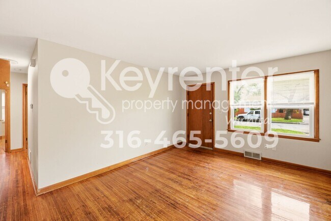 Building Photo - Charming 3-Bedroom Home with Original Hardwood Floors & Large Backyard