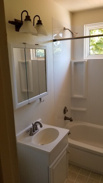 Building Photo - 1741 Lahoud Dr