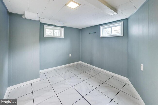 Building Photo - 7215 Normandy Ln