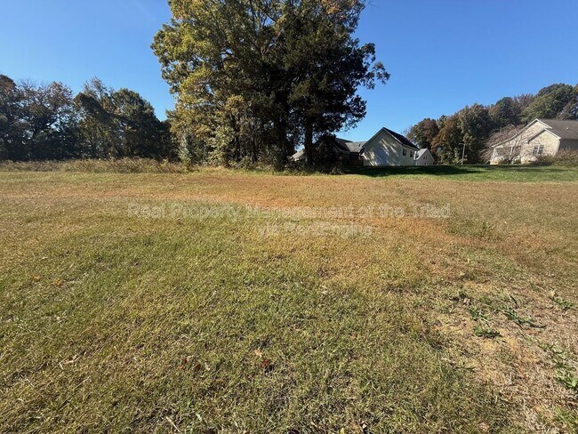Building Photo - 3773 Hinshaw Country Rd
