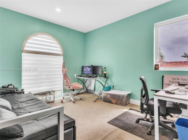 Building Photo - 3366 SW 152nd Pl