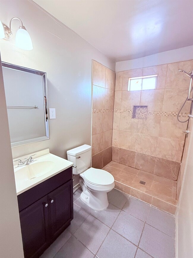 Building Photo - 502 El Monte Loop