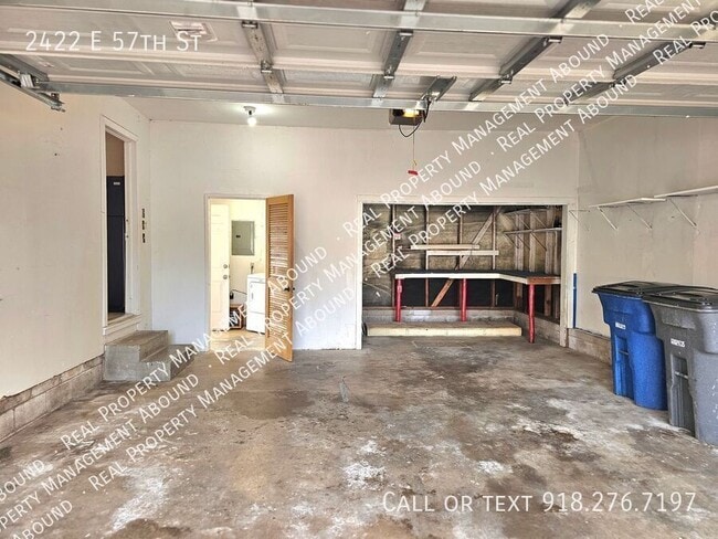 Building Photo - 2422 E 57th St