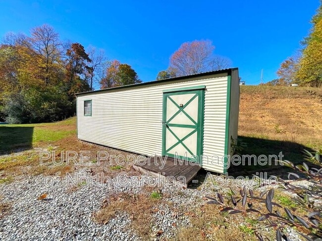 Building Photo - 53 Magic Dr