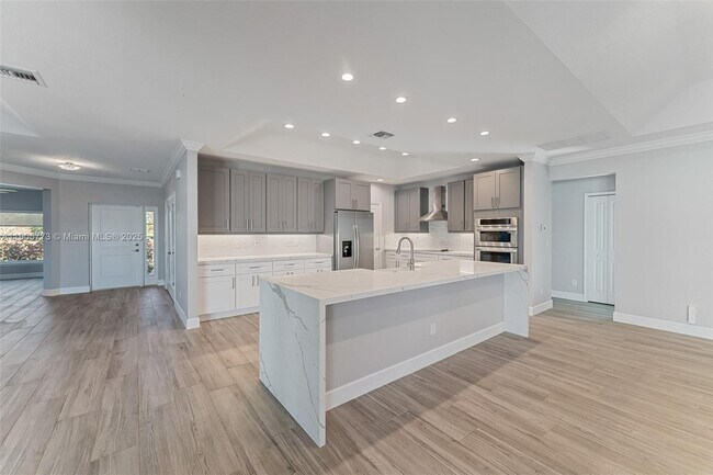 Building Photo - 4609 SW Pearl St