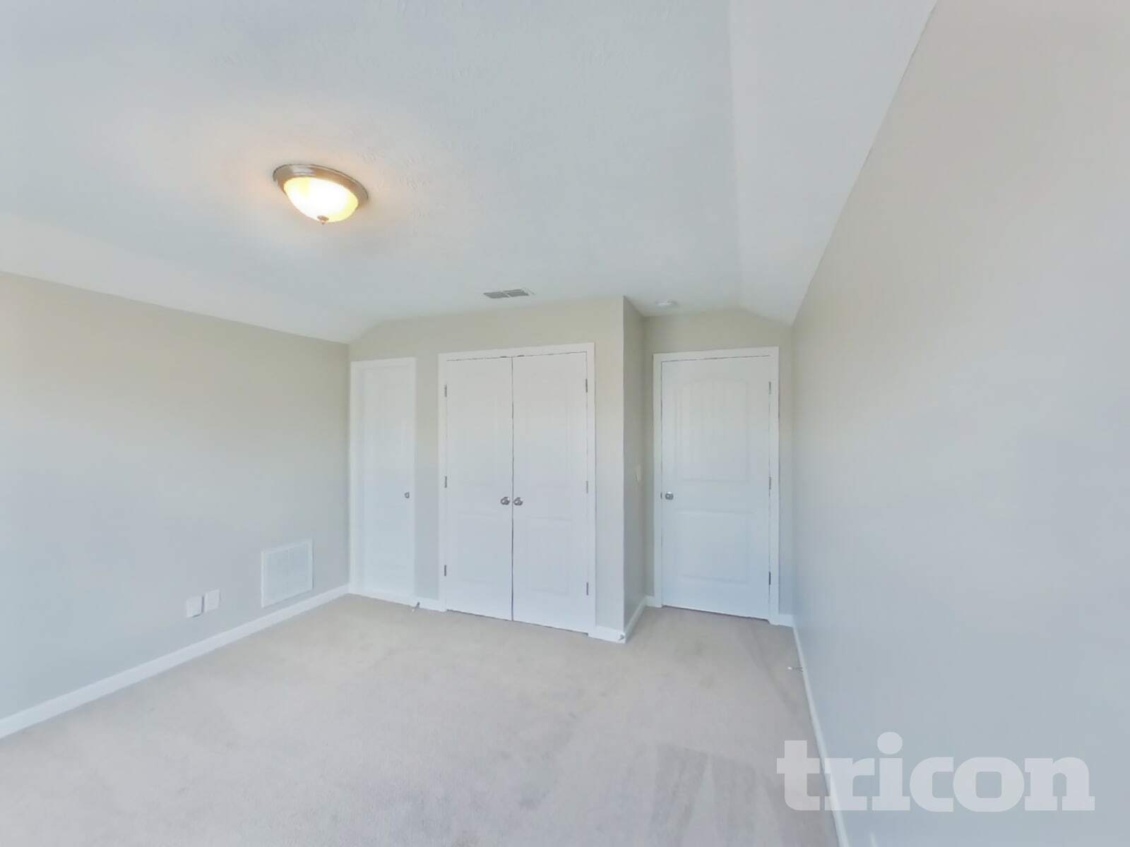 Building Photo - 549 Medallion Cir
