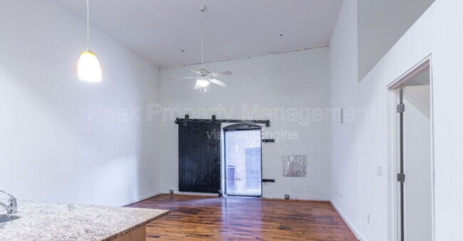 Building Photo - 15 N Union St